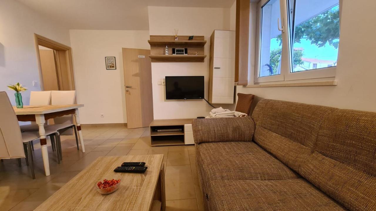 Apartments Pavlinovic Kastela Exterior photo