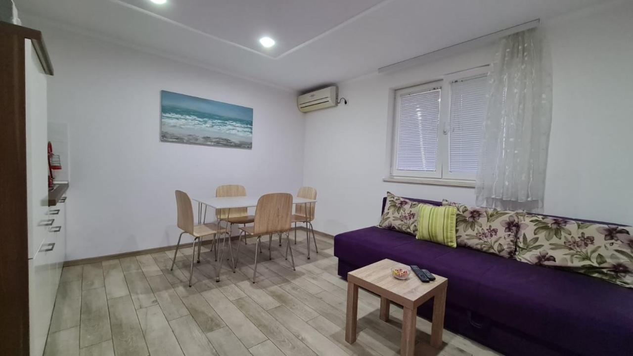 Apartments Pavlinovic Kastela Exterior photo
